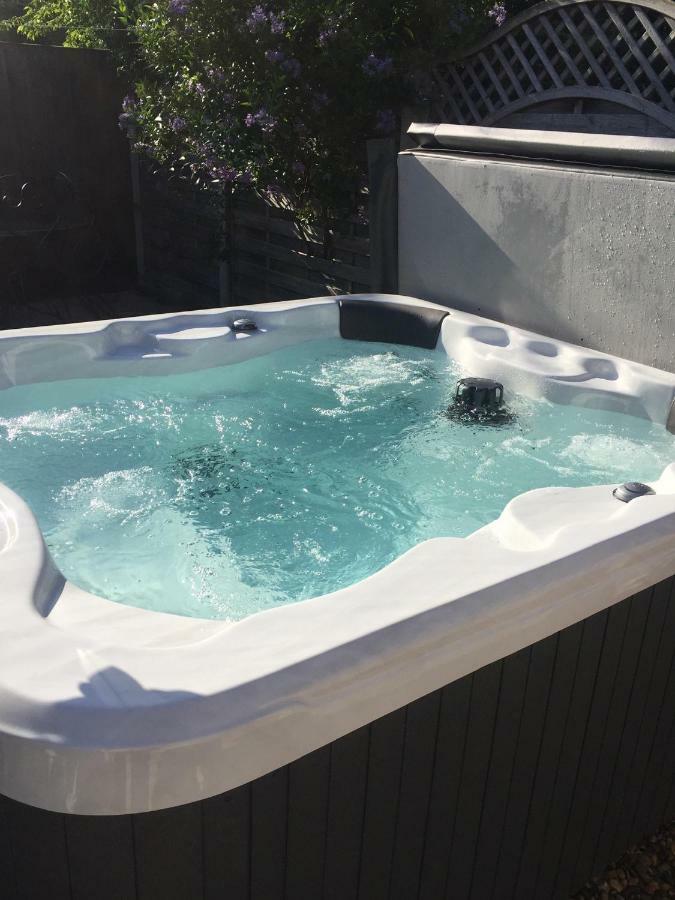 Willa Saving Grace With Private Hot Tub Bawdeswell Zewnętrze zdjęcie